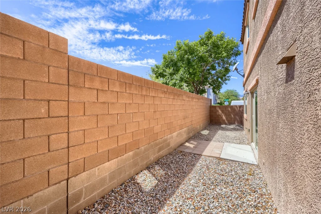 9041 Silken Crests, Las Vegas, NV 89149