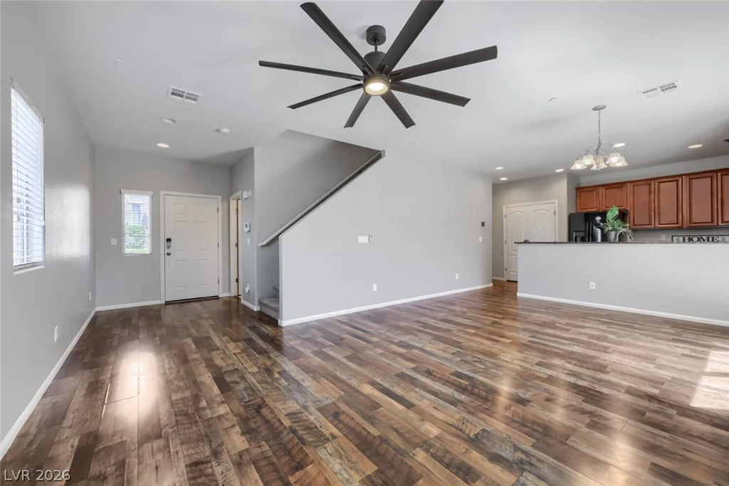 9041 Silken Crests, Las Vegas, NV 89149