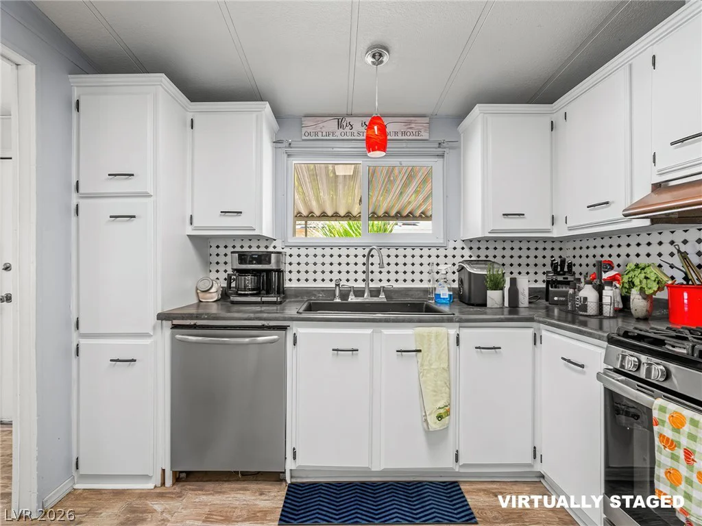 3044 Gavilan, Las Vegas, NV 89122