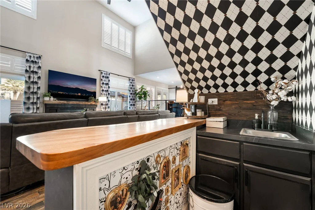 6 Oak Hollow, Henderson, NV 89074