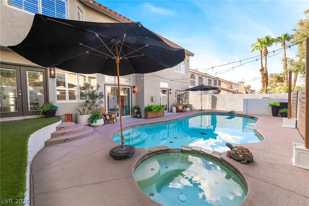 6 Oak Hollow, Henderson, NV 89074