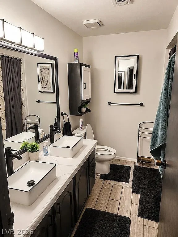 2036 Canterbury, Las Vegas, NV 89119
