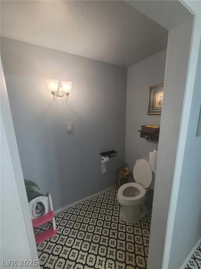 2036 Canterbury, Las Vegas, NV 89119