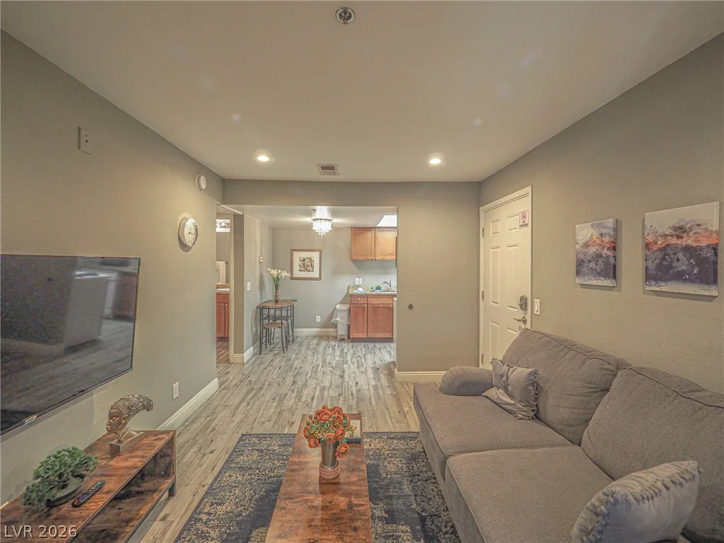 4200 Valley View, Las Vegas, NV 89103