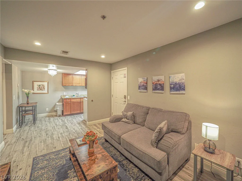 4200 Valley View, Las Vegas, NV 89103