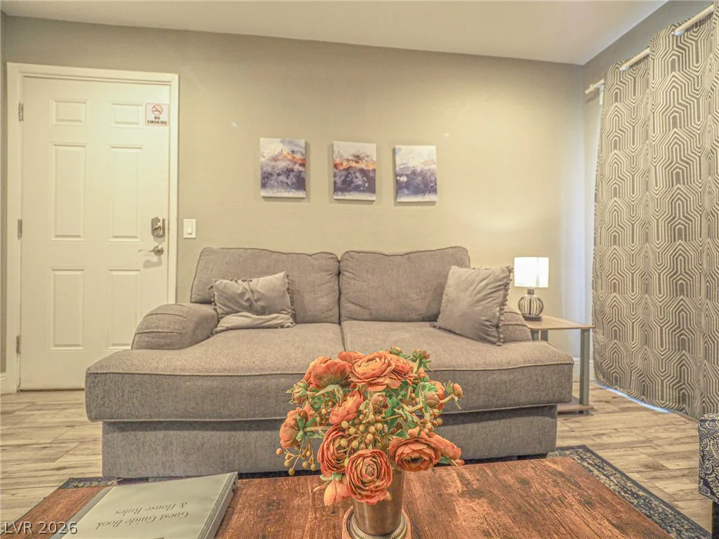 4200 Valley View, Las Vegas, NV 89103