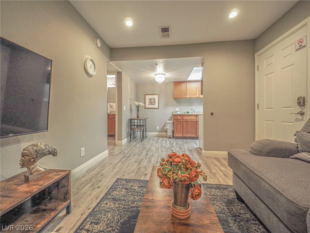4200 Valley View, Las Vegas, NV 89103