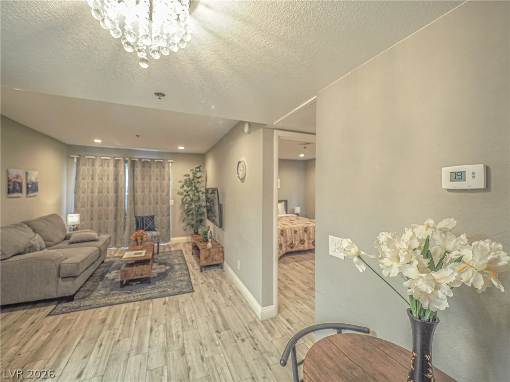 4200 Valley View, Las Vegas, NV 89103