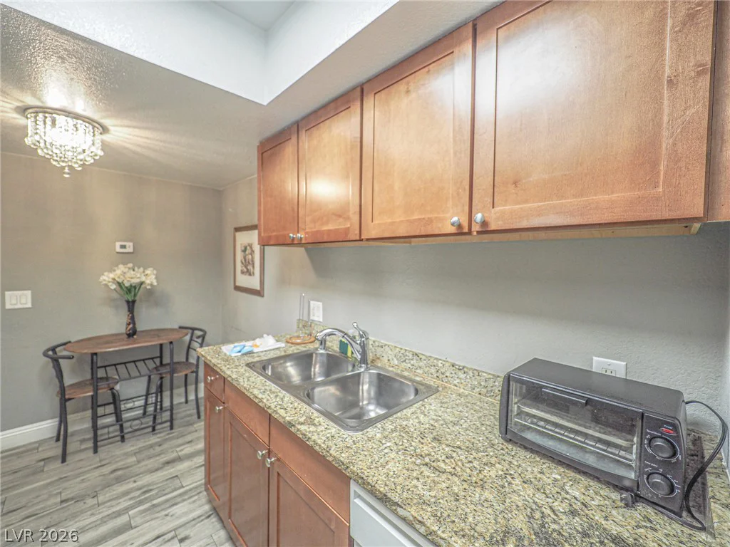 4200 Valley View, Las Vegas, NV 89103