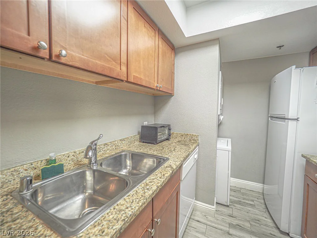 4200 Valley View, Las Vegas, NV 89103