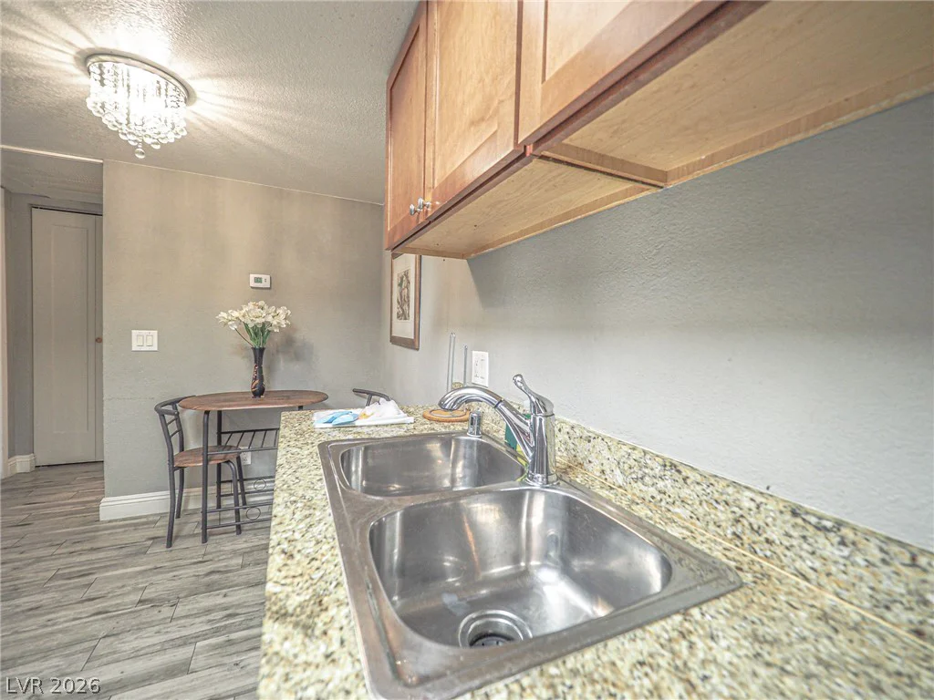 4200 Valley View, Las Vegas, NV 89103