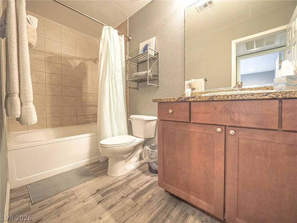 4200 Valley View, Las Vegas, NV 89103