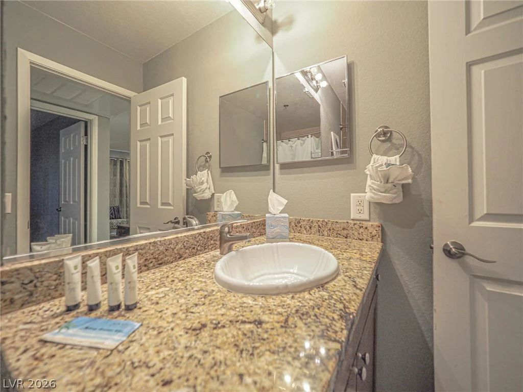 4200 Valley View, Las Vegas, NV 89103