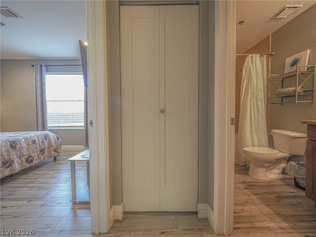 4200 Valley View, Las Vegas, NV 89103