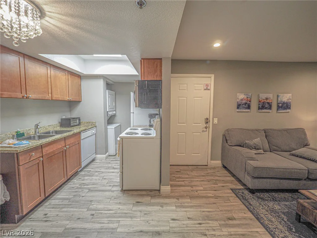4200 Valley View, Las Vegas, NV 89103