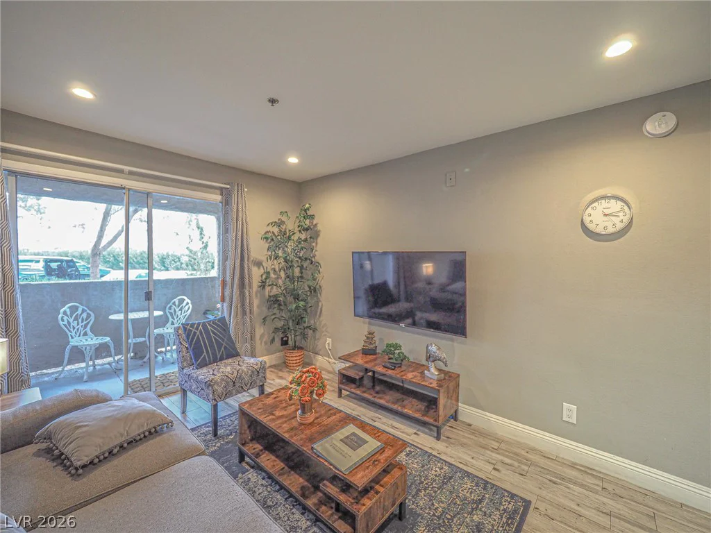 4200 Valley View, Las Vegas, NV 89103