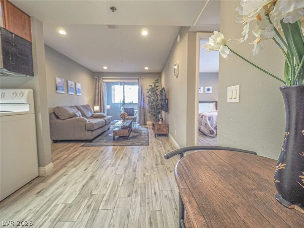 4200 Valley View, Las Vegas, NV 89103