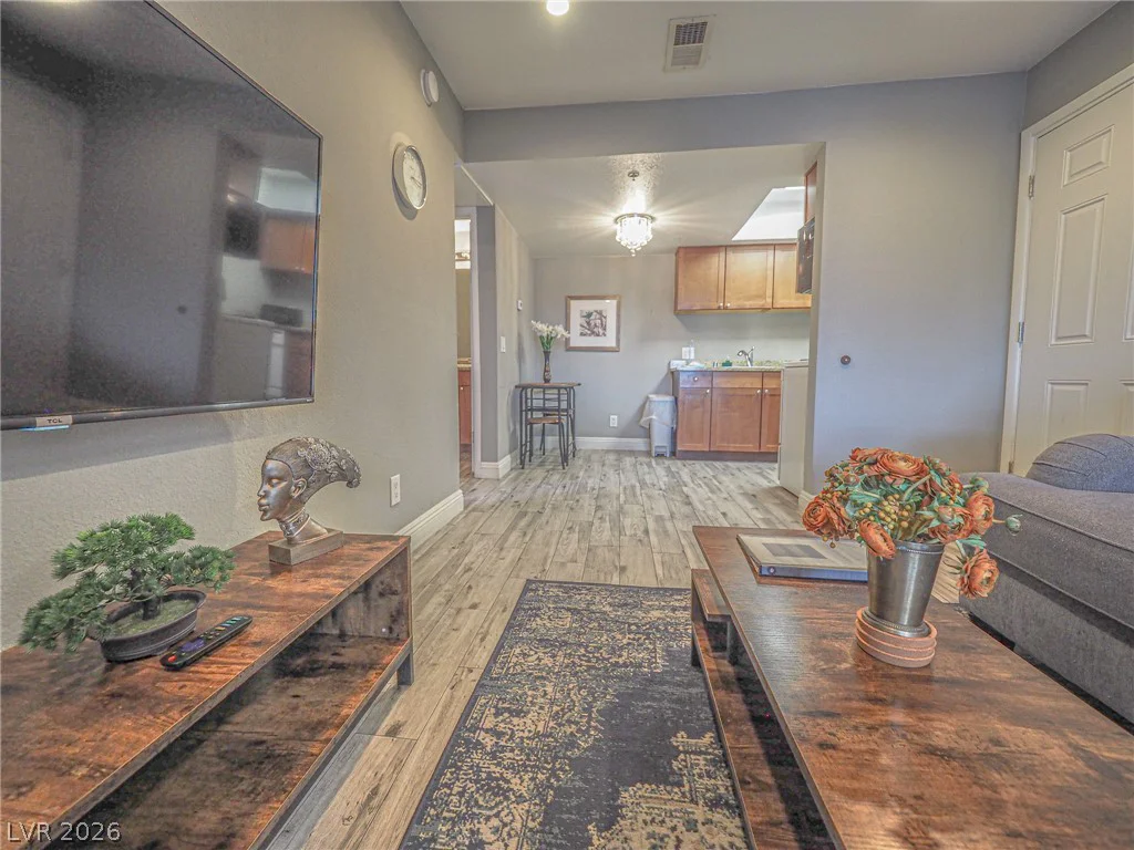 4200 Valley View, Las Vegas, NV 89103