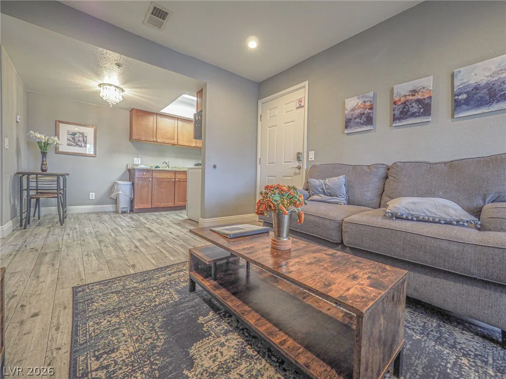 4200 Valley View, Las Vegas, NV 89103