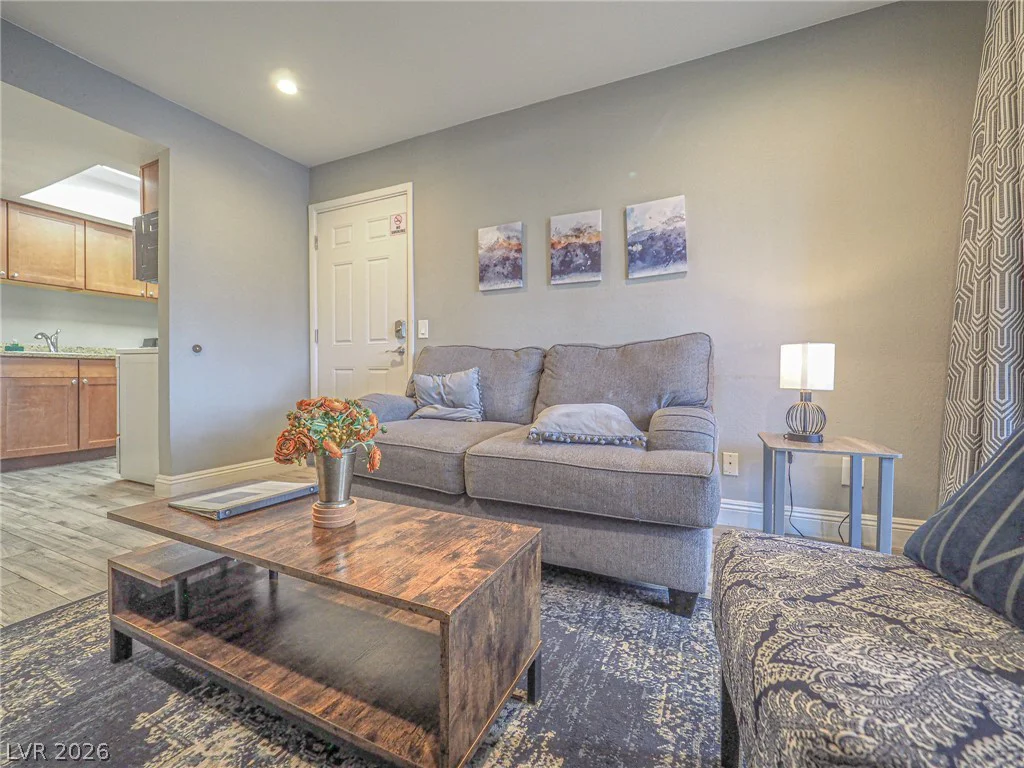 4200 Valley View, Las Vegas, NV 89103