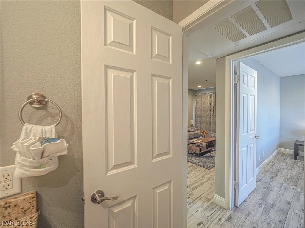 4200 Valley View, Las Vegas, NV 89103