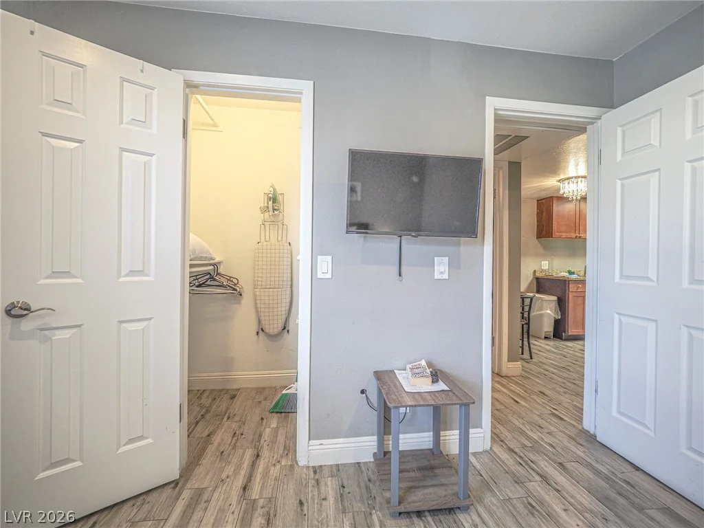 4200 Valley View, Las Vegas, NV 89103