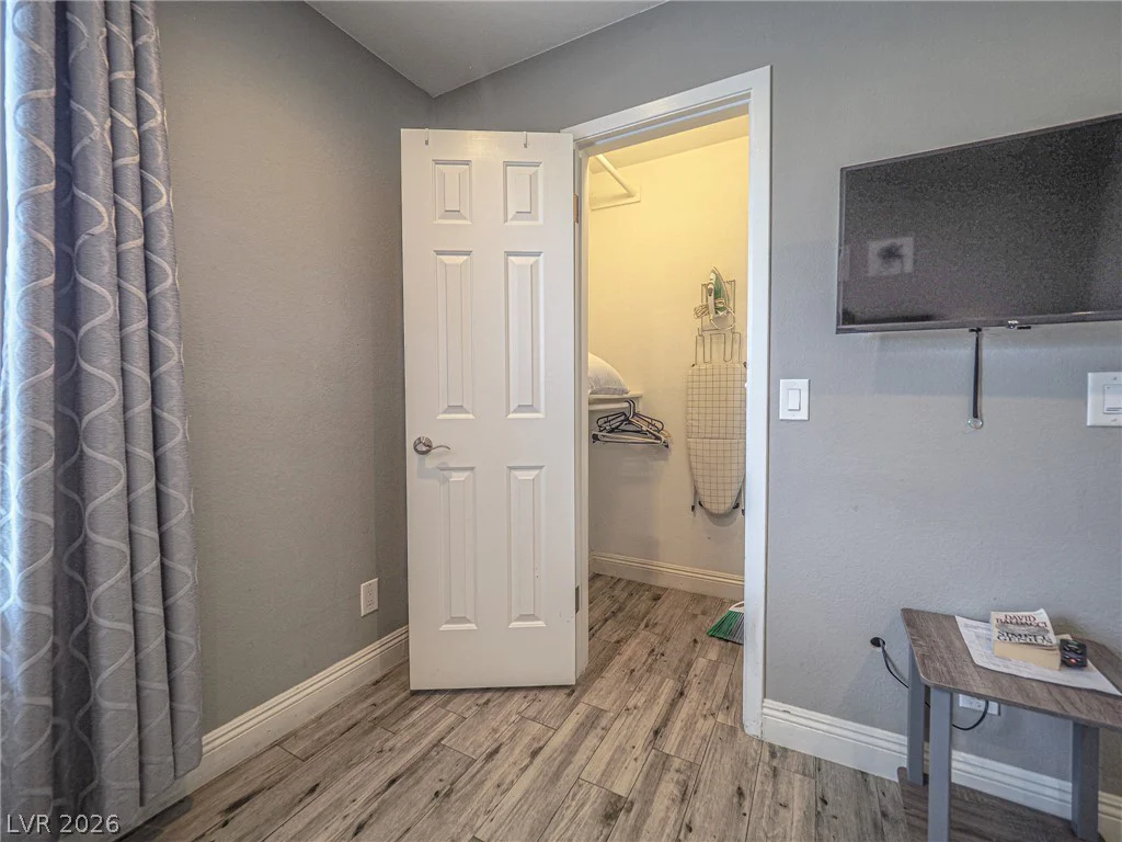 4200 Valley View, Las Vegas, NV 89103