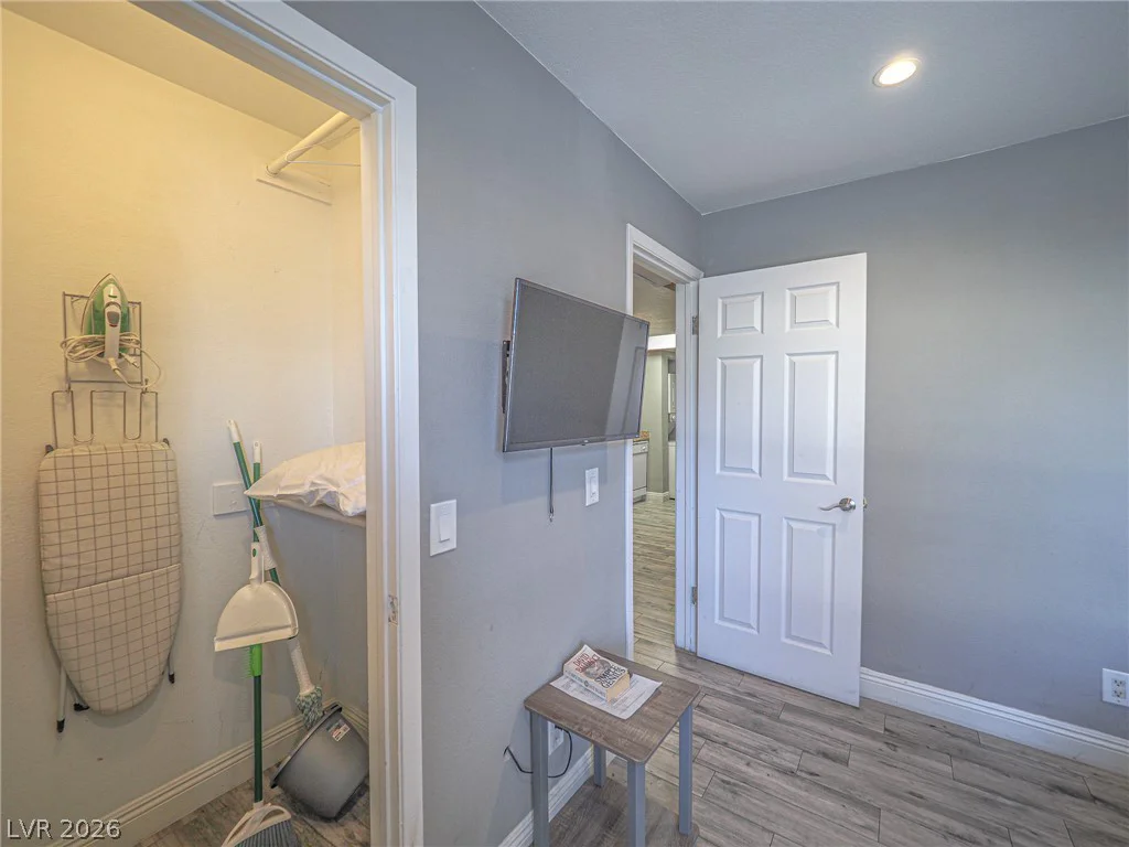 4200 Valley View, Las Vegas, NV 89103