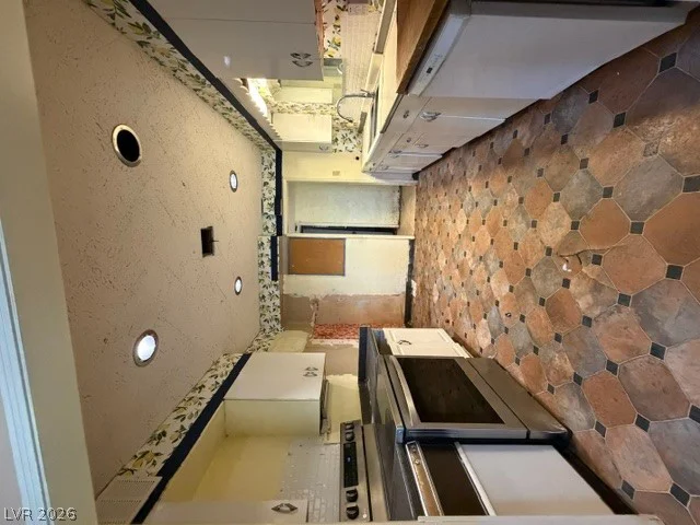 1929 Ballard, Las Vegas, NV 89104