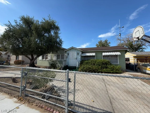 1929 Ballard, Las Vegas, NV 89104
