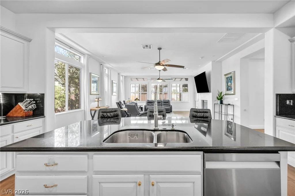 7850 Carolyn Lee, Las Vegas, NV 89131