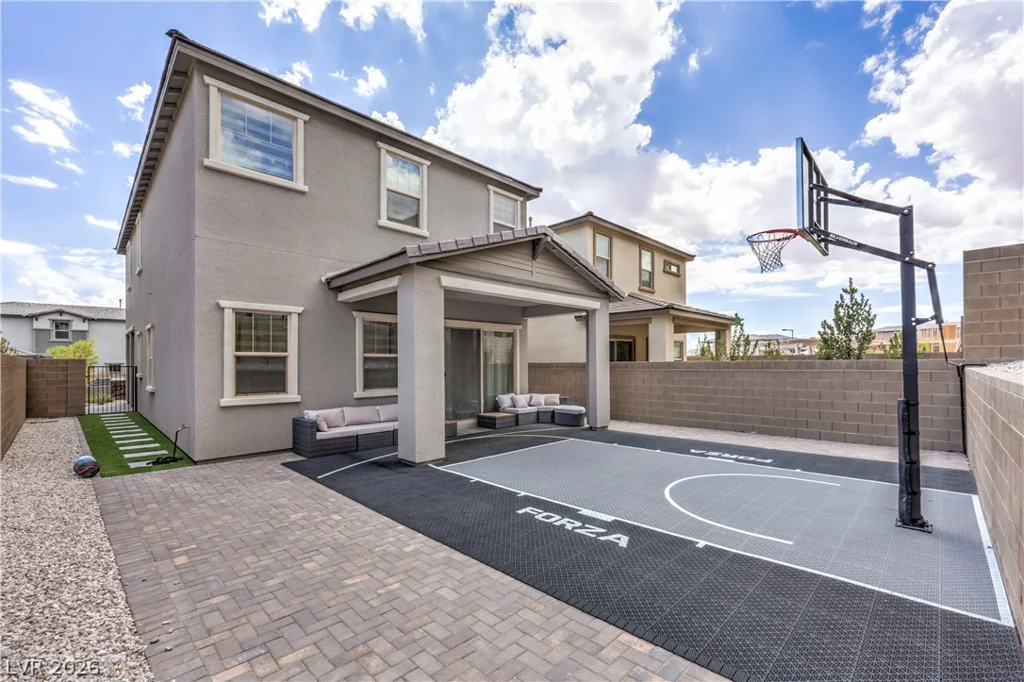 527 Preston Oak, Las Vegas, NV 89138