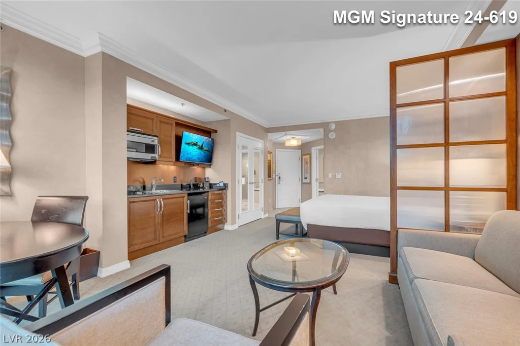 145 Harmon, Las Vegas, NV 89109