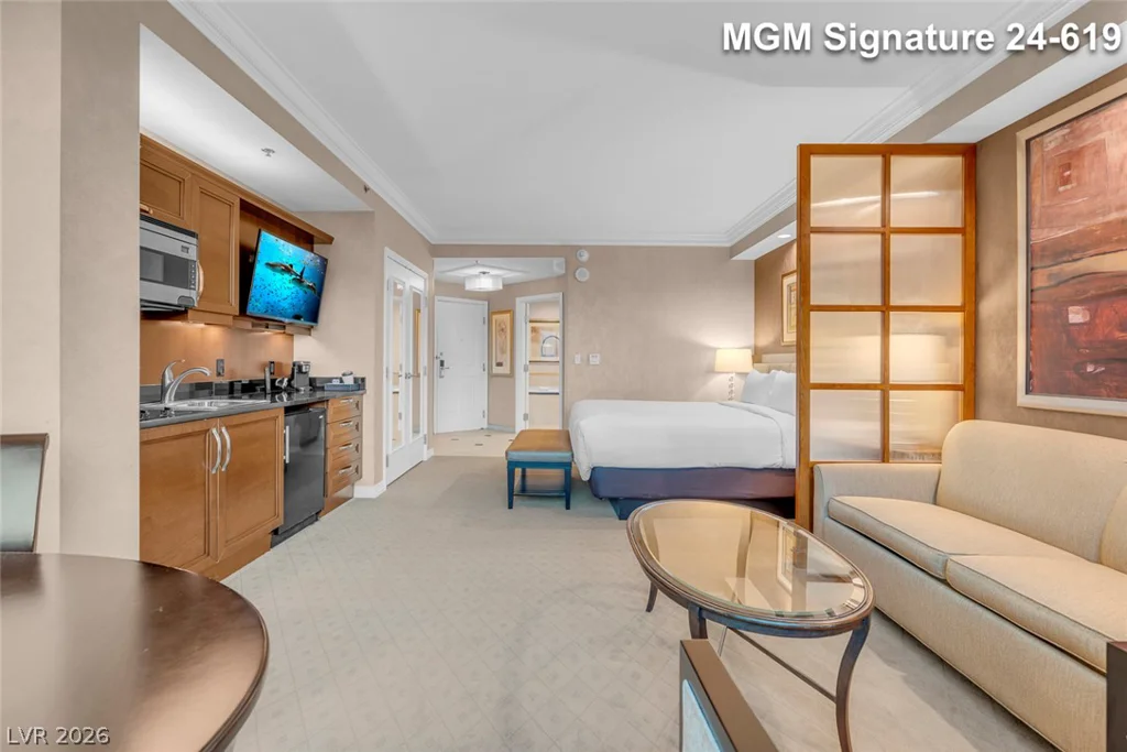 145 Harmon, Las Vegas, NV 89109
