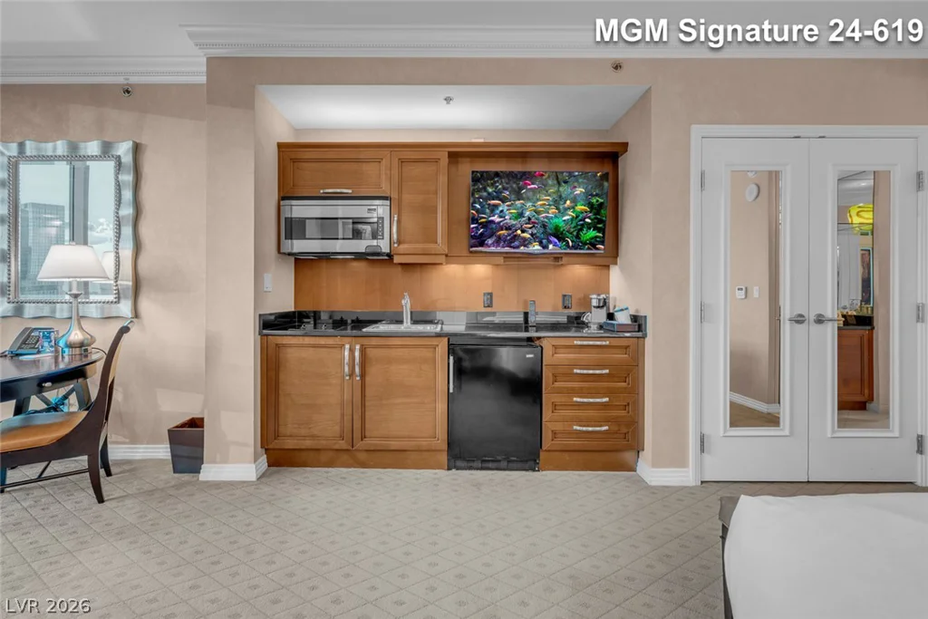 145 Harmon, Las Vegas, NV 89109