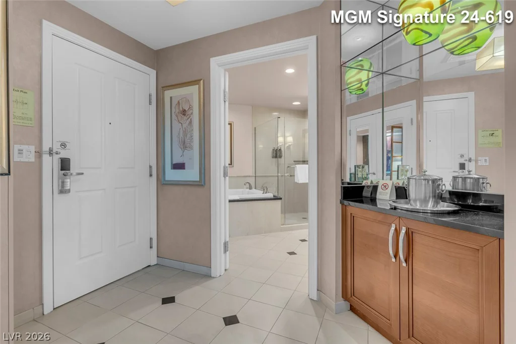 145 Harmon, Las Vegas, NV 89109