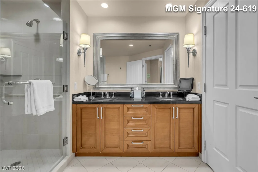 145 Harmon, Las Vegas, NV 89109