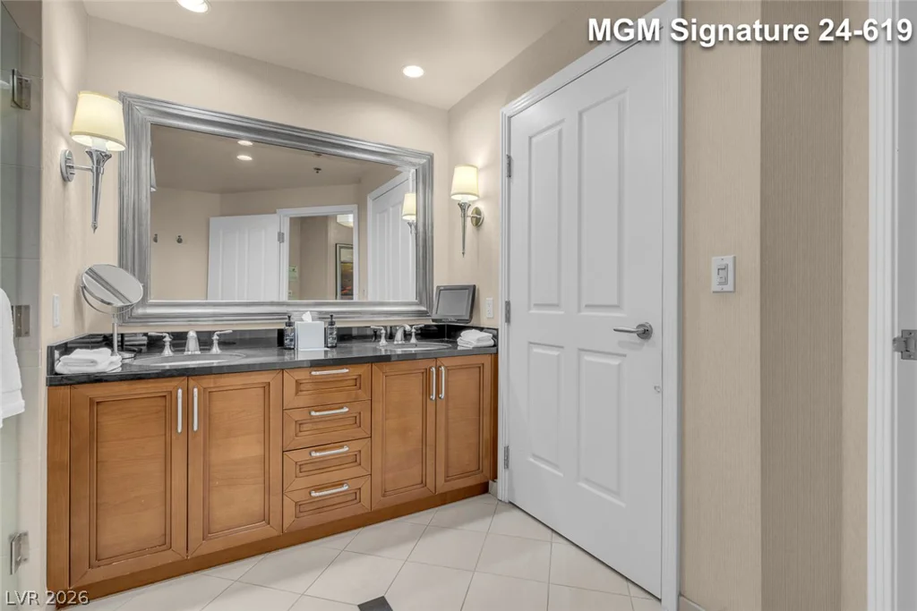 145 Harmon, Las Vegas, NV 89109