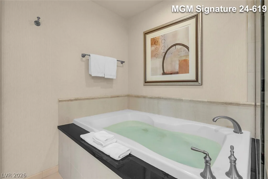 145 Harmon, Las Vegas, NV 89109