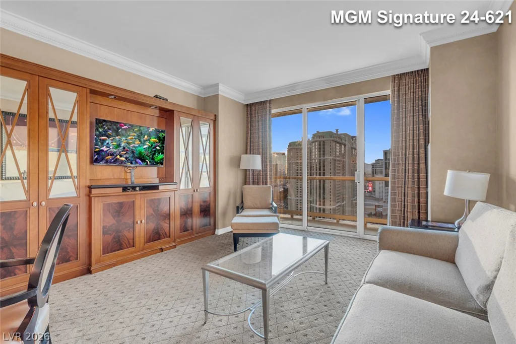 145 Harmon, Las Vegas, NV 89109