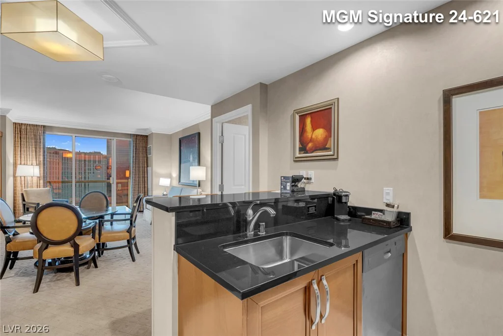 145 Harmon, Las Vegas, NV 89109