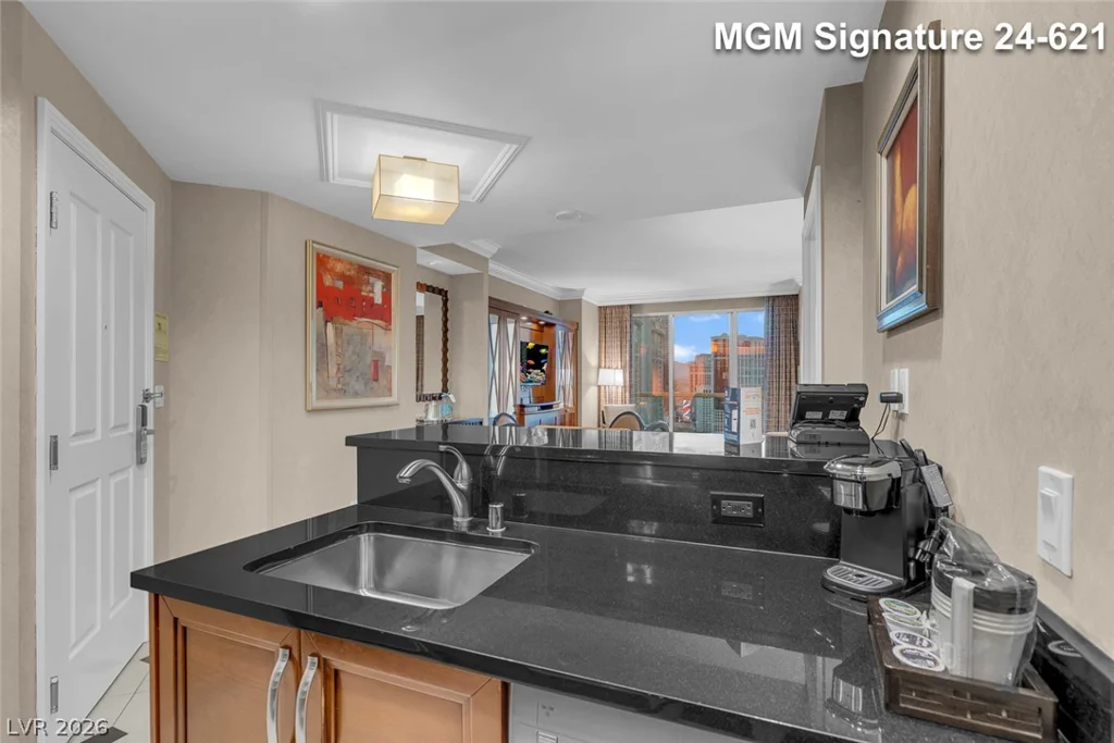 145 Harmon, Las Vegas, NV 89109