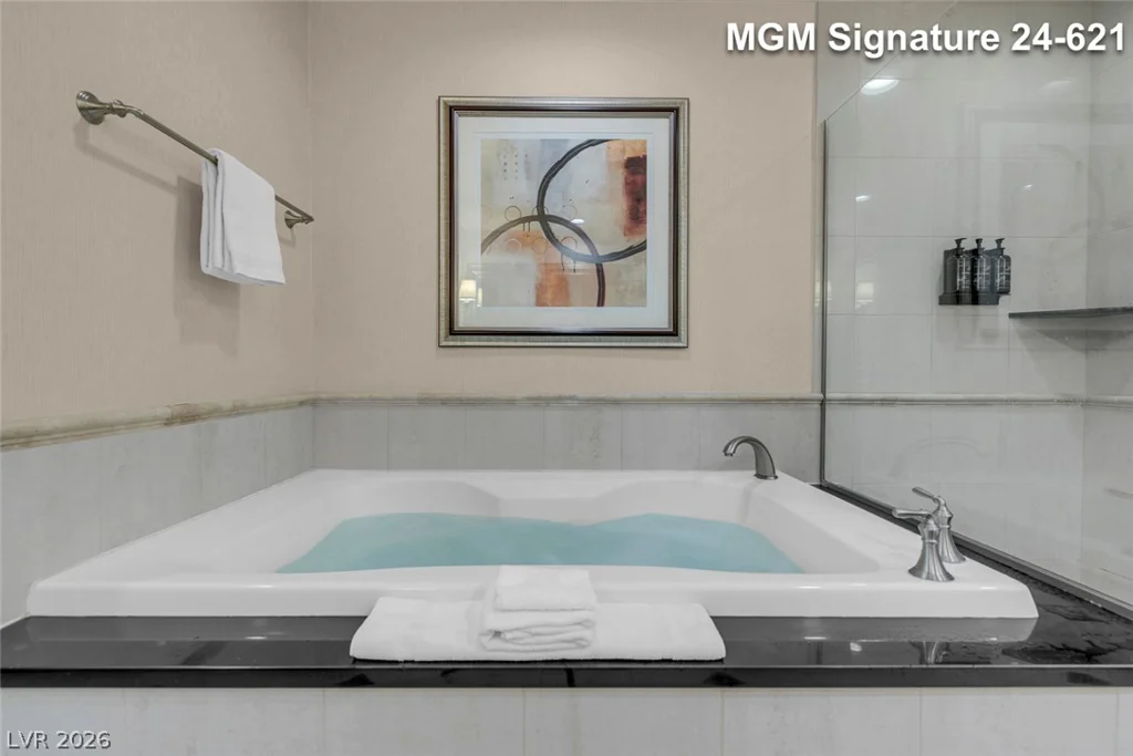 145 Harmon, Las Vegas, NV 89109
