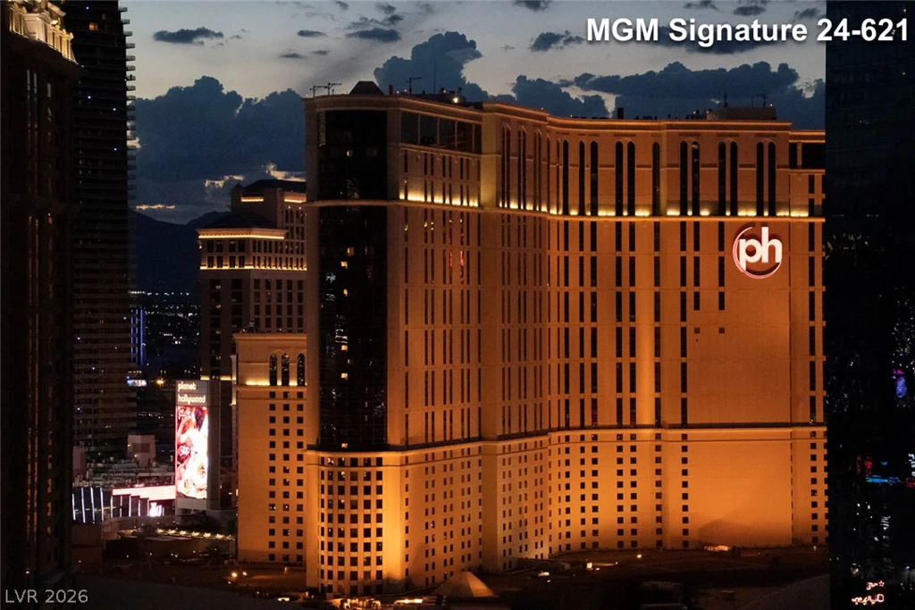 145 Harmon, Las Vegas, NV 89109