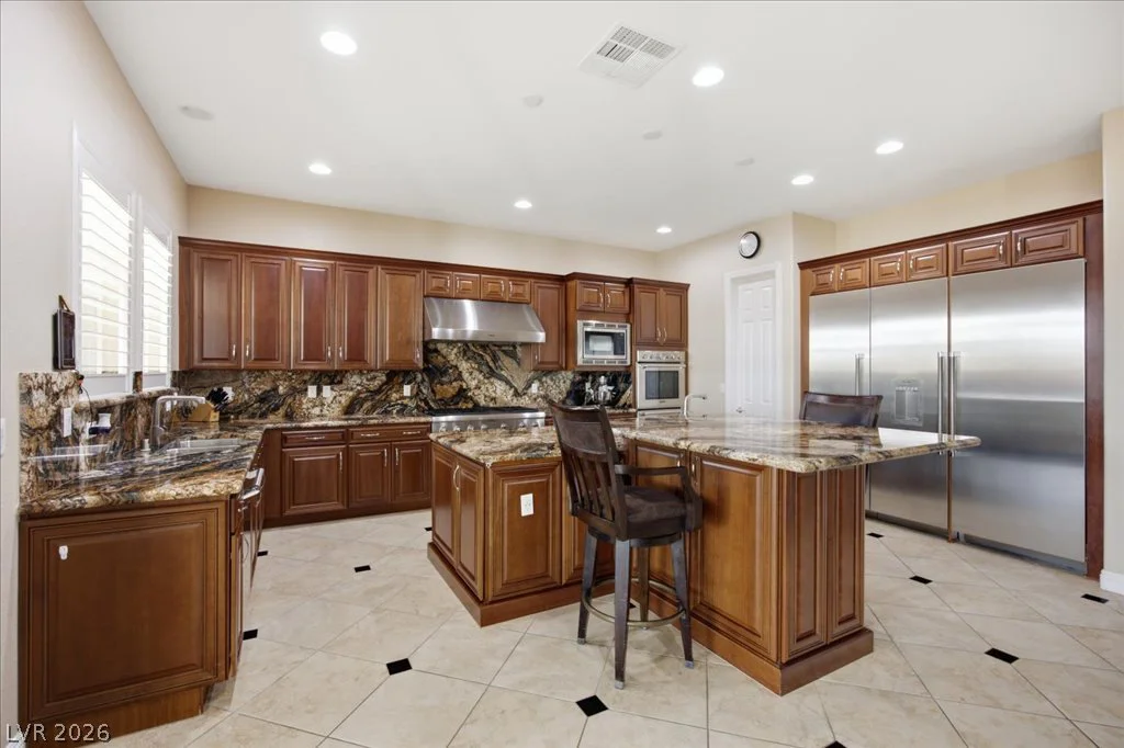 9727 Shimmering Falls, Las Vegas, NV 89149