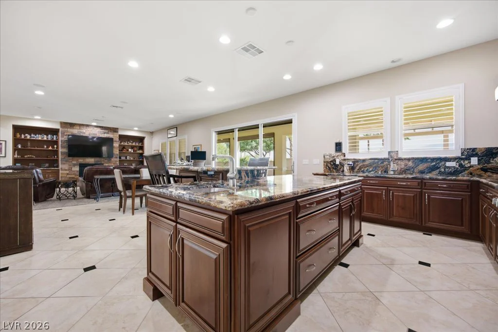 9727 Shimmering Falls, Las Vegas, NV 89149