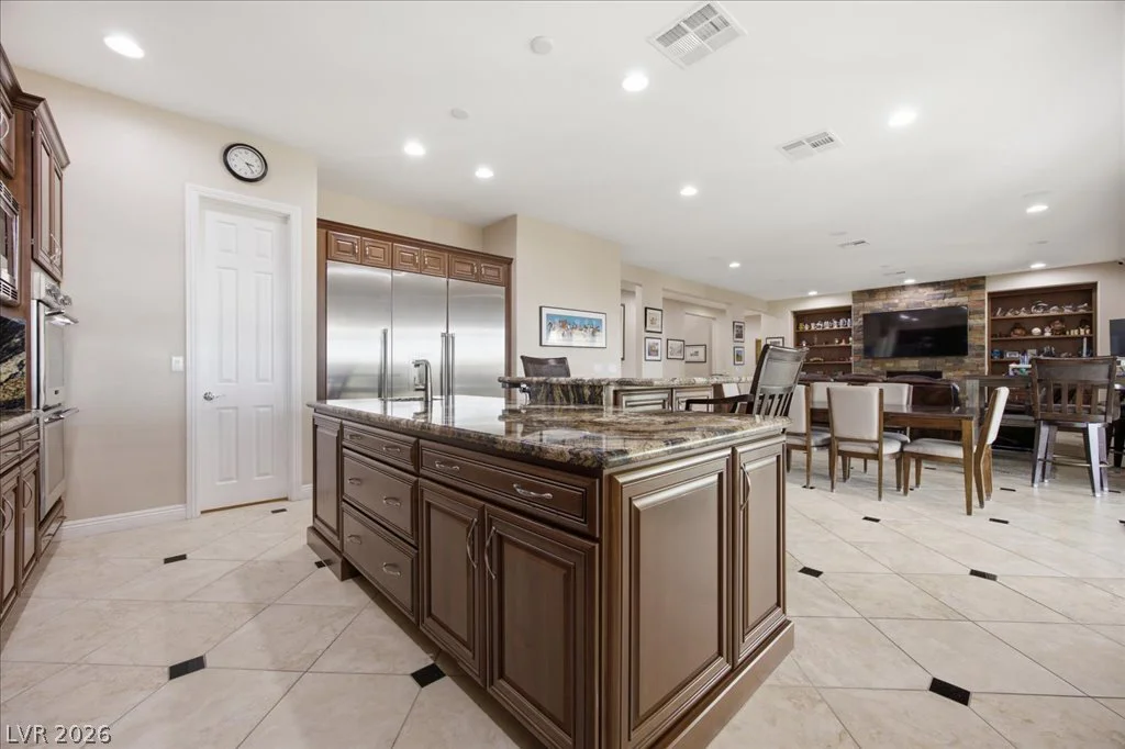 9727 Shimmering Falls, Las Vegas, NV 89149
