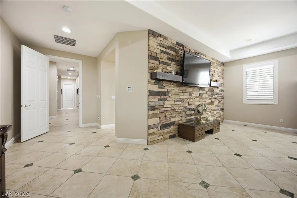 9727 Shimmering Falls, Las Vegas, NV 89149