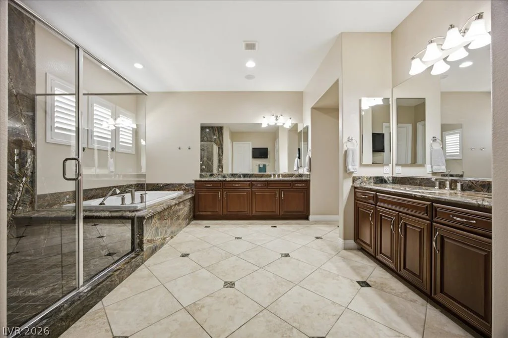 9727 Shimmering Falls, Las Vegas, NV 89149