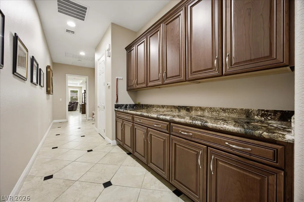 9727 Shimmering Falls, Las Vegas, NV 89149